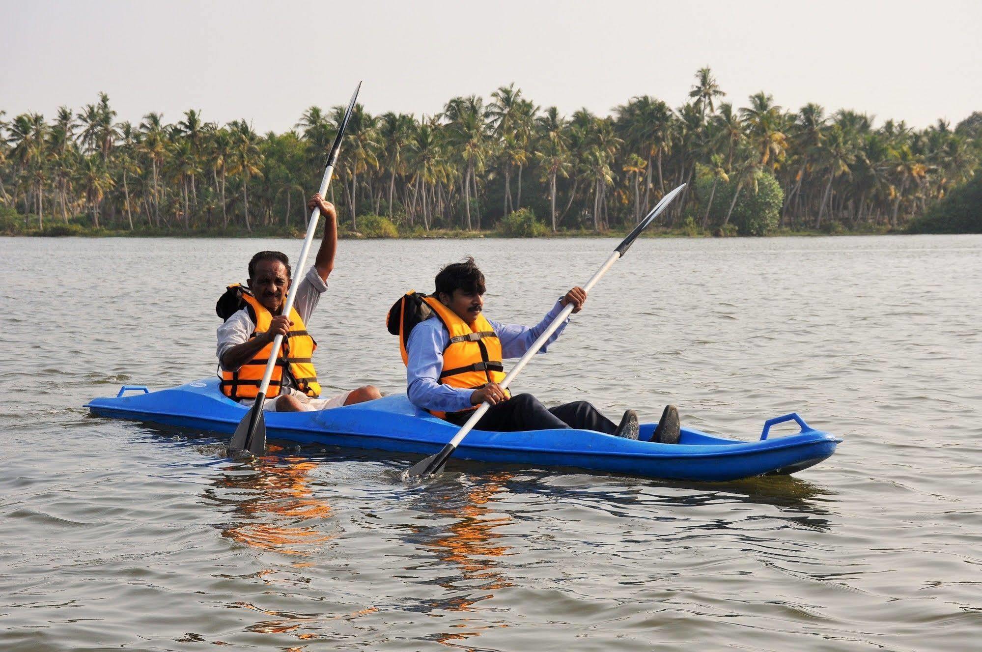 Lake Palace Trivandrum Vettutura Экстерьер фото