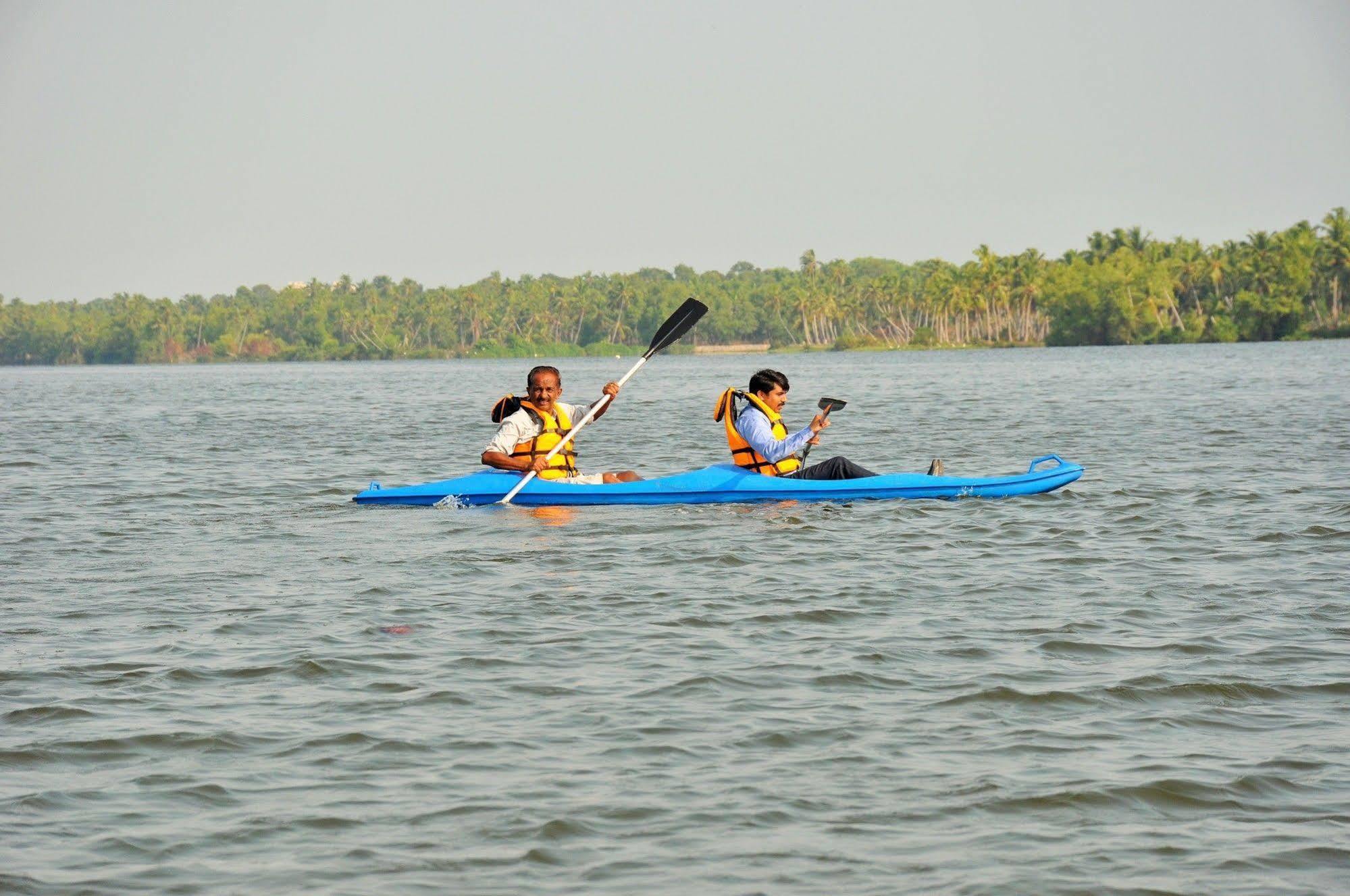 Lake Palace Trivandrum Vettutura Экстерьер фото